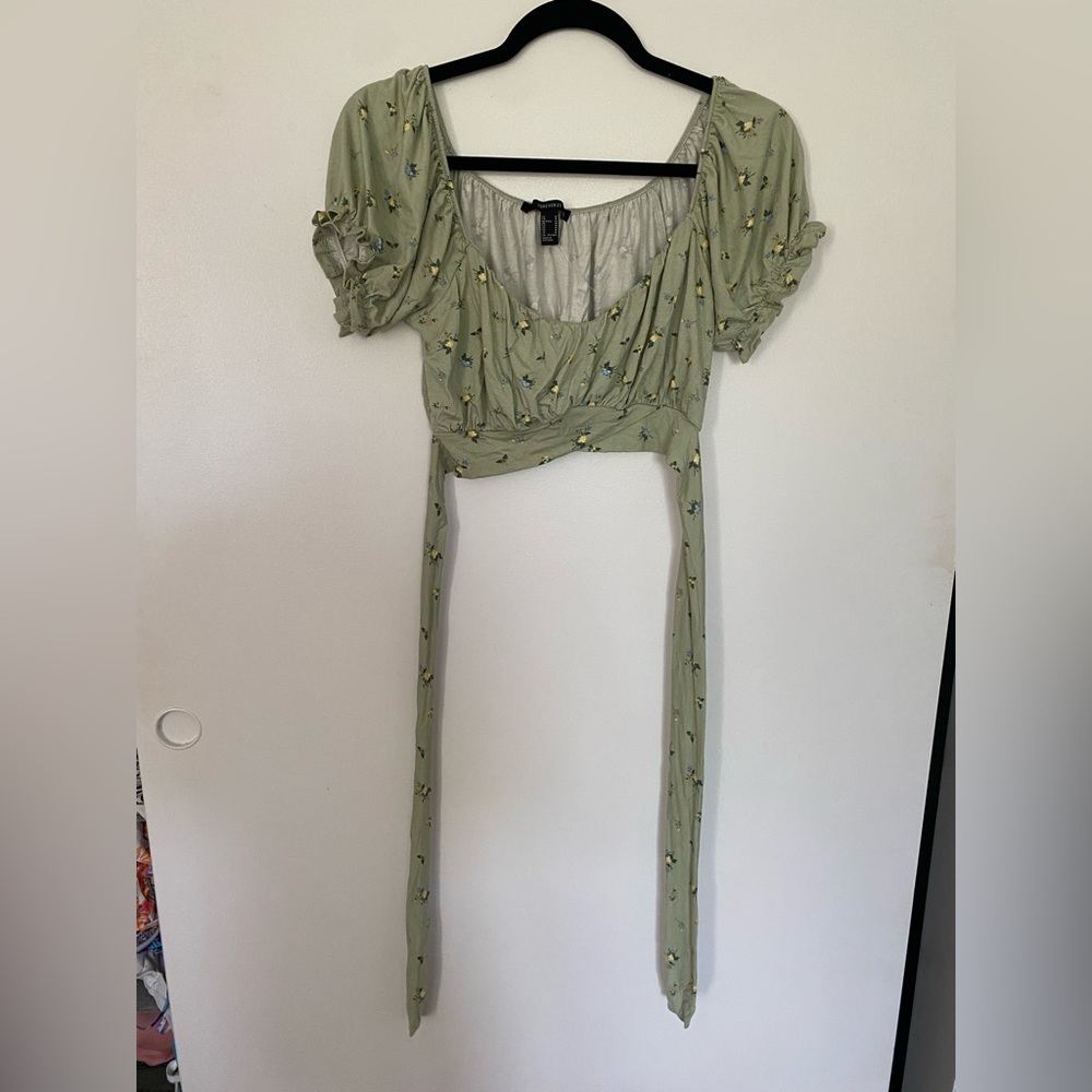 Green Floral Forever 21 Cropped tie front